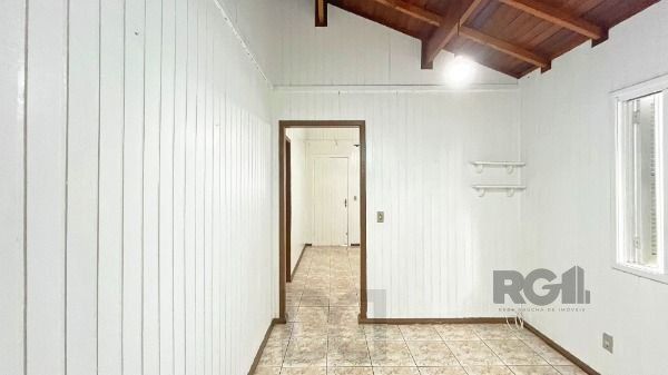 Casa em Porto Alegre, no bairro Guarujá, com 2 dormitório(s), e 2 banheiros, à venda. — foto 14