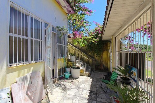 Casa em Porto Alegre, no bairro Jardim Itu, com 2 dormitório(s), e 2 banheiros, à venda. — foto 2