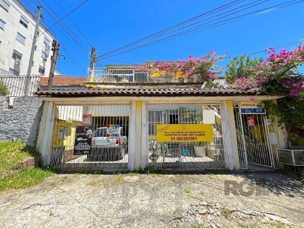 Casa em Porto Alegre, no bairro Jardim Itu, com 2 dormitório(s), e 2 banheiros, à venda. — foto 1