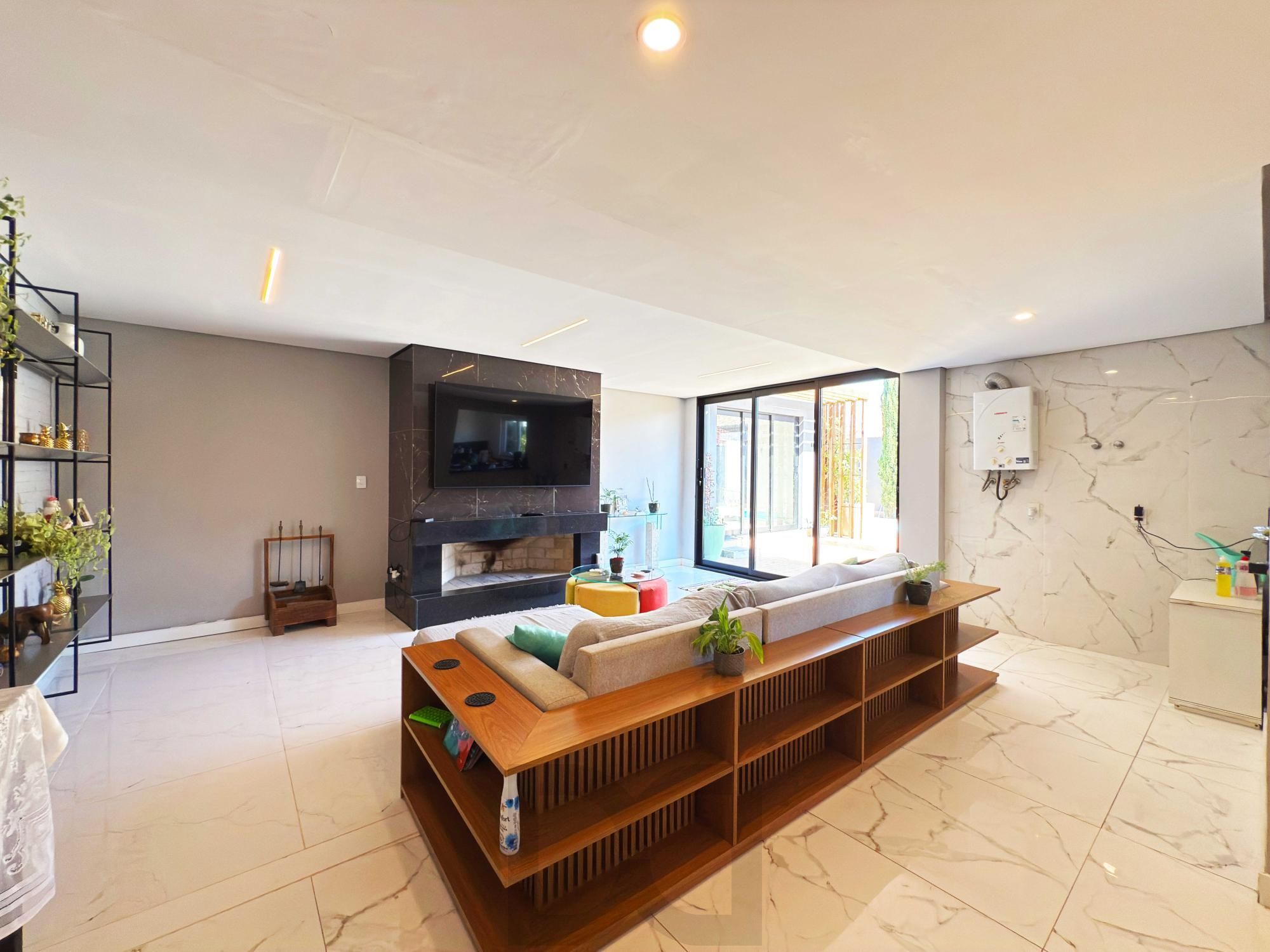 Em busca de uma casa espaçosa e cheia de comodidades no bairro Hípica — foto 16