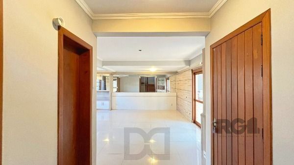 Casa em Porto Alegre, no bairro Espírito Santo, com 3 dormitório(s), e 3 banheiros, à venda. — foto 9