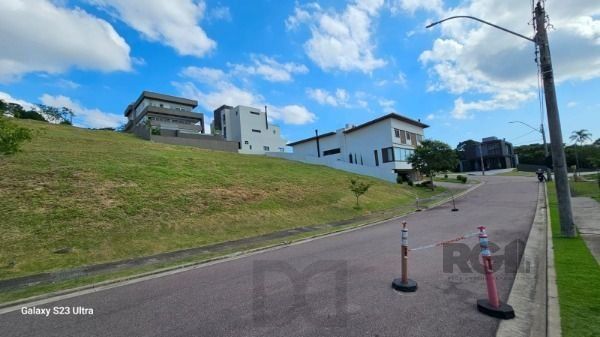Terreno com 611,00m² à venda no Condomínio Alphaville. — foto 1