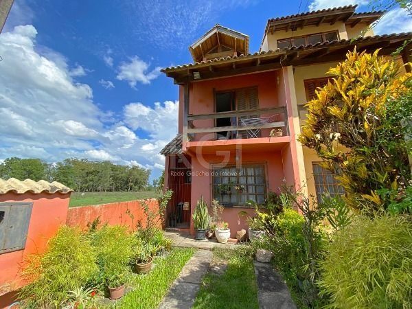 Casa em Porto Alegre, no bairro Hípica, com 2 dormitório(s), e 2 banheiros, à venda. — foto 2