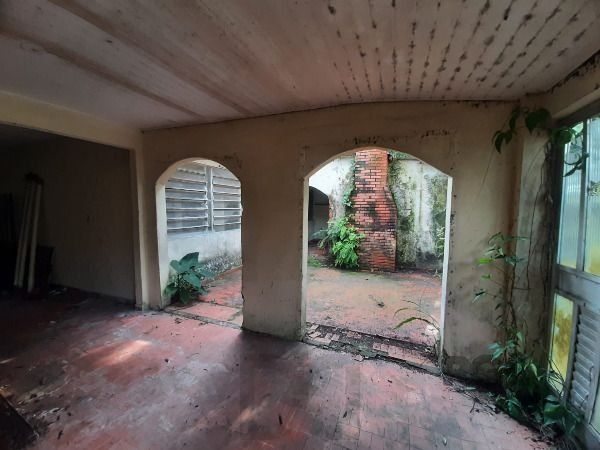 Casa em Porto Alegre, no bairro Cristal, com 4 dormitório(s), e 4 banheiros, à venda. — foto 25