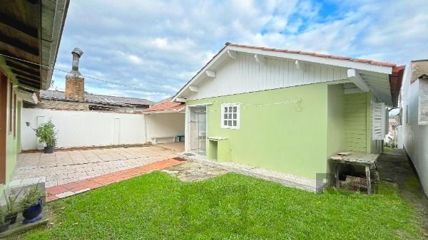 Casa em Porto Alegre, no bairro Guarujá, com 2 dormitório(s), e 2 banheiros, à venda. — foto 28