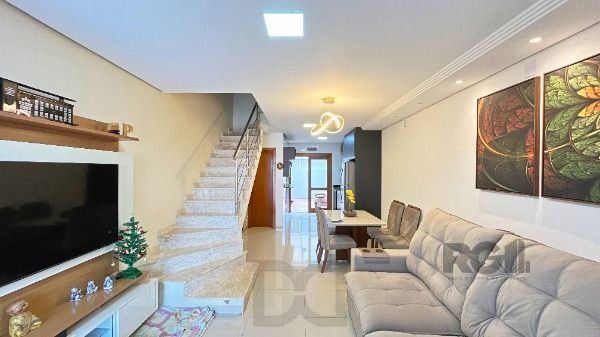 Casa em Porto Alegre, no bairro Guarujá, com 2 dormitório(s), e 2 banheiros, à venda. — foto 4