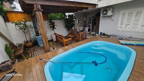 Casa em Porto Alegre, no bairro Hípica, com 3 dormitório(s), e 3 banheiros, à venda. — foto 48