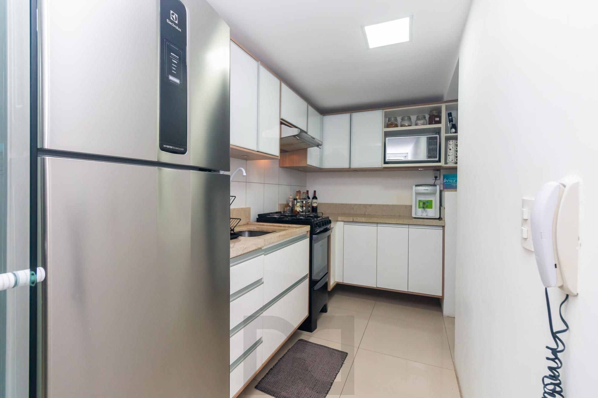 Excelente apartamento 2 dormitórios semi mobiliado — foto 6
