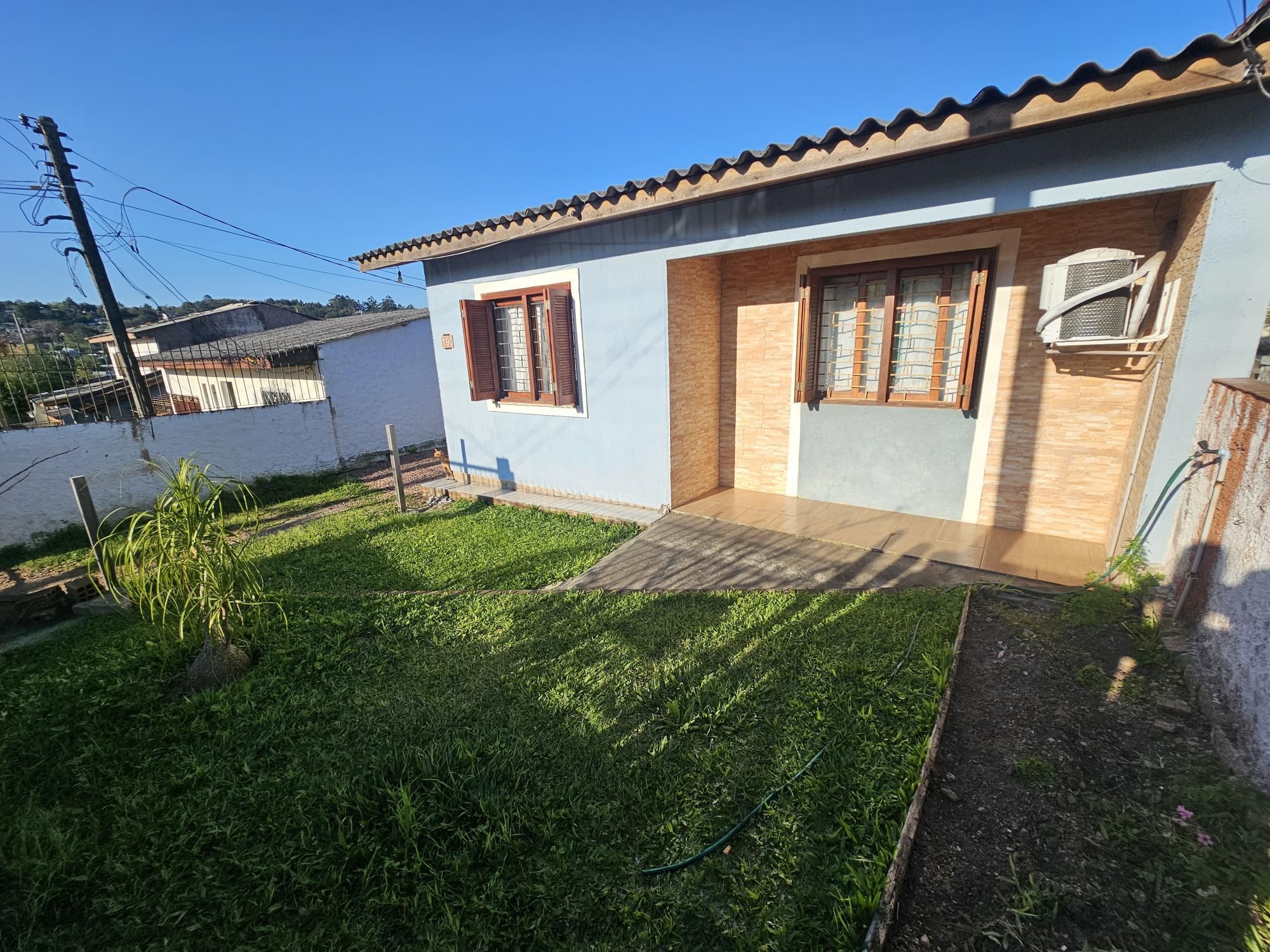 Casa para Venda - 79.22m² 2 dormitórios, + casa de 1 dormitório nos fundos, piscina e quiosque com churrasqueira - Espirito Santo — foto 3