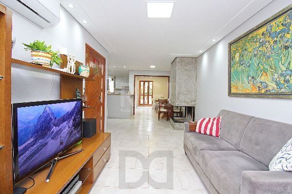 Casa em Porto Alegre, no bairro Hípica, com 3 dormitório(s), e 3 banheiros, à venda. — foto 8
