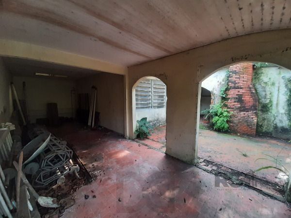Casa em Porto Alegre, no bairro Cristal, com 4 dormitório(s), e 4 banheiros, à venda. — foto 23