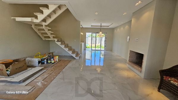 Casa em Porto Alegre, no bairro Hipica, com 3 dormitório(s), e 3 banheiros, à venda. — foto 3
