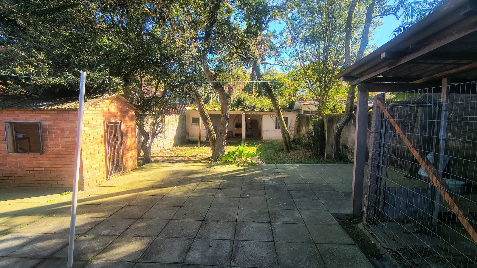 Casa a venda de 3 dormitórios no bairro Guarujá — foto 24