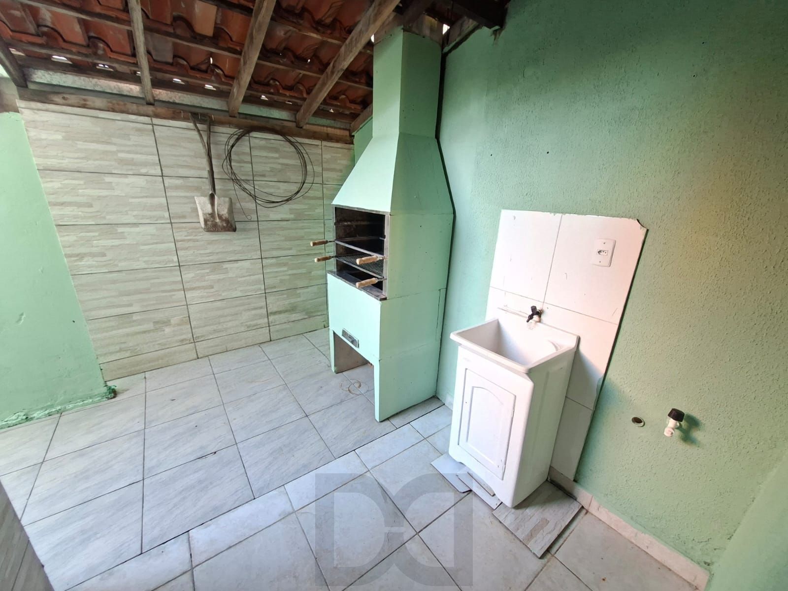 Hípica-Sobrado com 2 Dormitórios e Pátio nos Fundos- Venda!! — foto 24