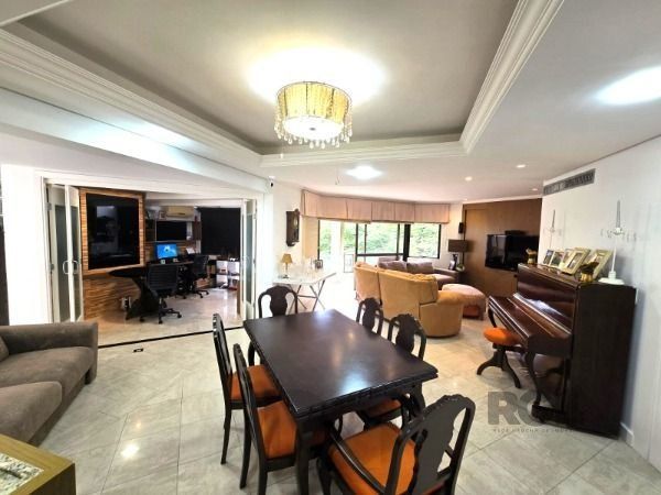 Apartamento em Porto Alegre, no bairro Auxiliadora, com 4 dormitório(s), e 4 banheiros, à venda. — foto 9