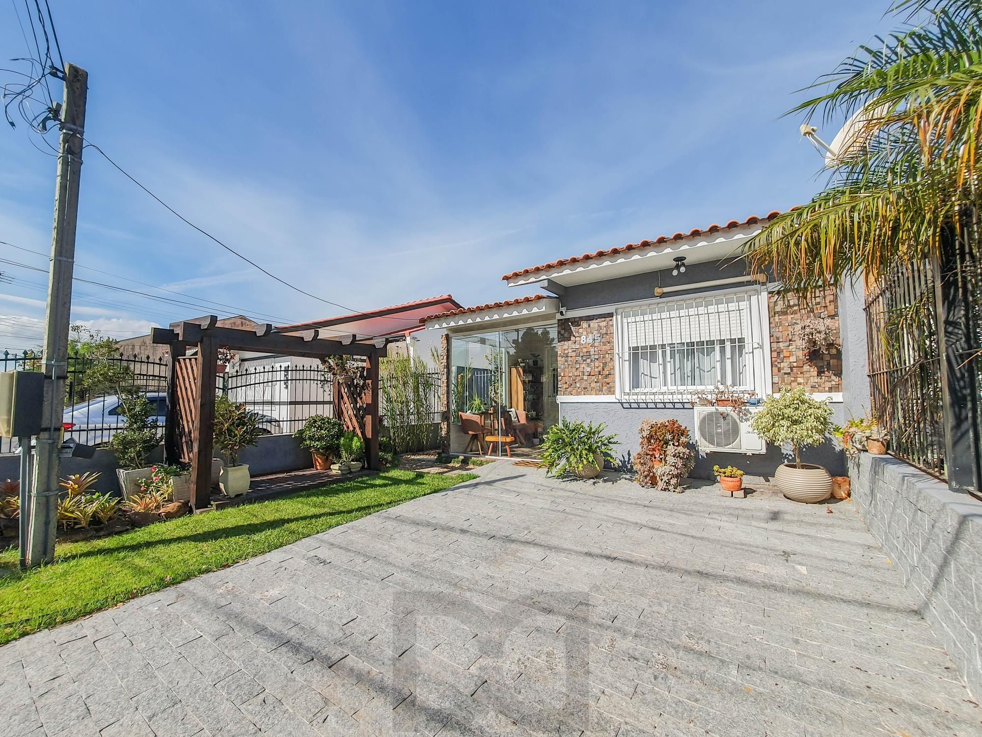 Casa térrea 3 dormitórios totalmente reformada área de churrasco coberta e entrada lateral ! — foto 1