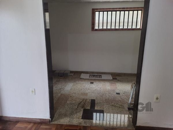 Casa em Porto Alegre, no bairro Vila Nova, com 4 dormitório(s), e 4 banheiros, à venda. — foto 14