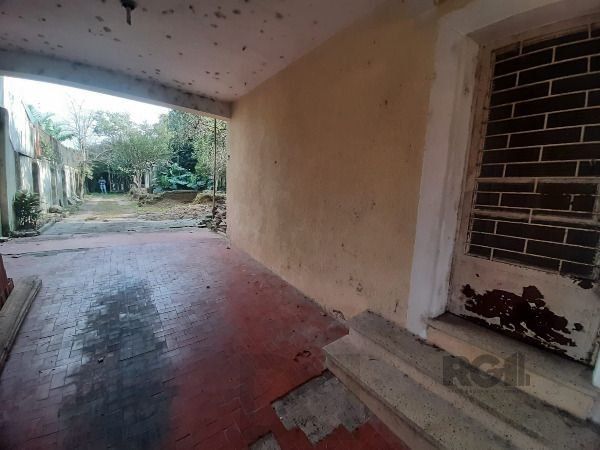Casa em Porto Alegre, no bairro Cristal, com 4 dormitório(s), e 4 banheiros, à venda. — foto 43