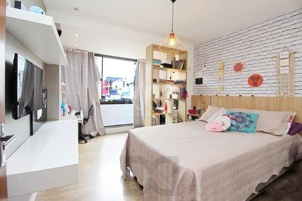 Casa em Porto Alegre, no bairro Hípica, com 3 dormitório(s), e 3 banheiros, à venda. — foto 36