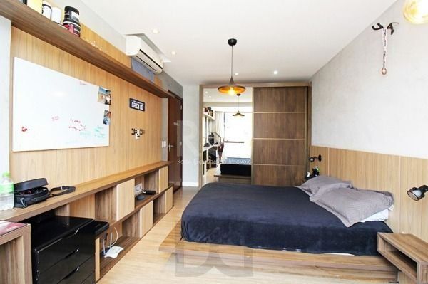 Casa em Porto Alegre, no bairro Hípica, com 3 dormitório(s), e 3 banheiros, à venda. — foto 33