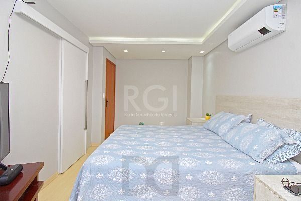 Casa em Porto Alegre, no bairro Hípica, com 3 dormitório(s), e 3 banheiros, à venda. — foto 25