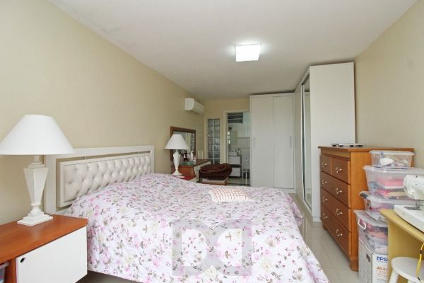 Casa para Venda - 300m², 3 dormitórios, sendo 1 suites, 2 vagas - Ipanema — foto 24