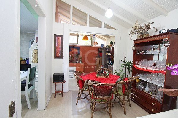 Casa em Porto Alegre, no bairro Ipanema, com 3 dormitório(s), e 3 banheiros, à venda. — foto 13