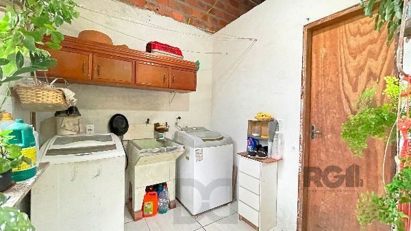 Casa em Porto Alegre, no bairro Ipanema, com 2 dormitório(s), e 2 banheiros, à venda. — foto 15