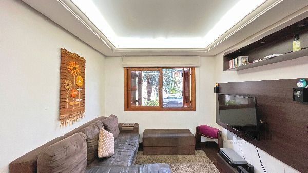 Casa em Porto Alegre, no bairro Hípica, com 3 dormitório(s), e 3 banheiros, à venda. — foto 7