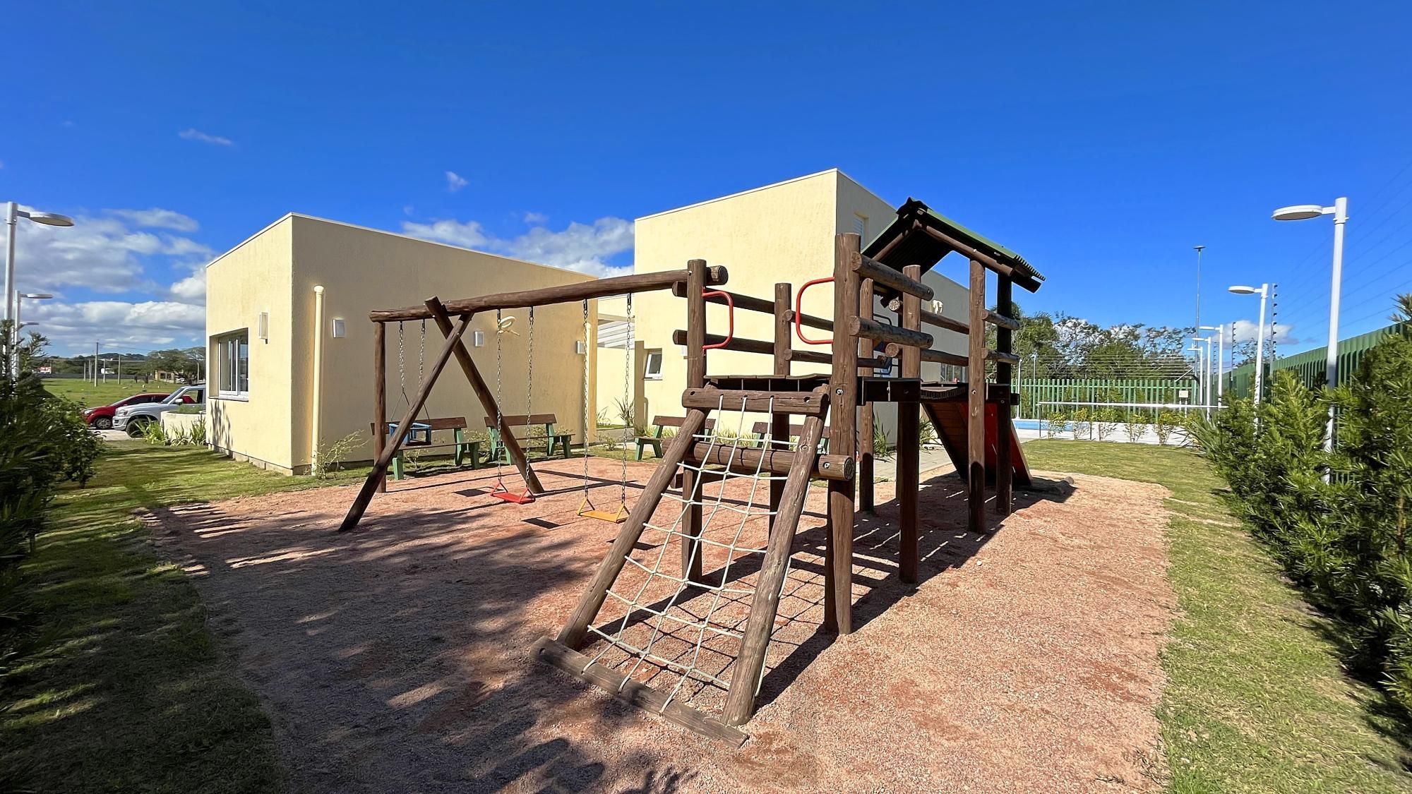 Esta casa de condomínio, localizada na Avenida Juca Batista — foto 78