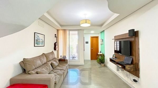 Casa em Porto Alegre, no bairro Hípica, com 2 dormitório(s), à venda. — foto 2