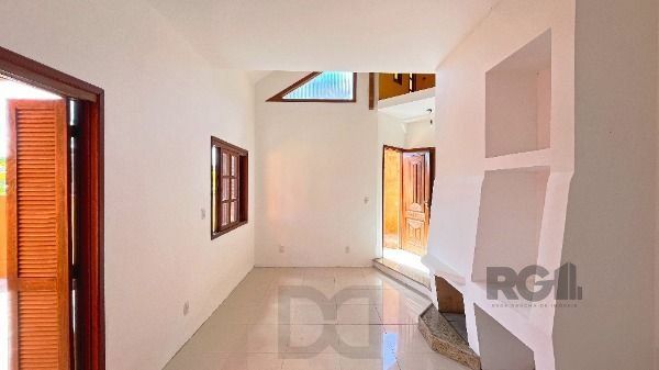 Casa para Venda - 144m², 2 dormitórios, 2 vagas - Lomba do Pinheiro — foto 11
