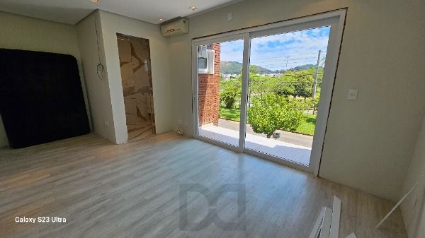 Casa em Porto Alegre, no bairro Hipica, com 3 dormitório(s), e 3 banheiros, à venda. — foto 17