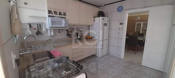 Casa para Venda - 374m², 4 dormitórios, sendo 1 suites, 3 vagas - Guarujá — foto 10