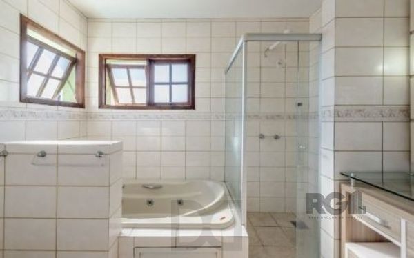 Casa em Porto Alegre, no bairro Aberta dos Morros, com 4 dormitório(s), e 4 banheiros, à venda. — foto 20