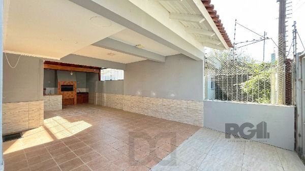 Casa em Porto Alegre, no bairro Espírito Santo, com 3 dormitório(s), e 3 banheiros, à venda. — foto 15