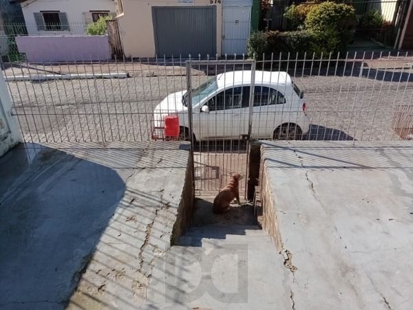 Casa em Porto Alegre, no bairro Passo das Pedras, com 2 dormitório(s), e 2 banheiros, à venda. — foto 4