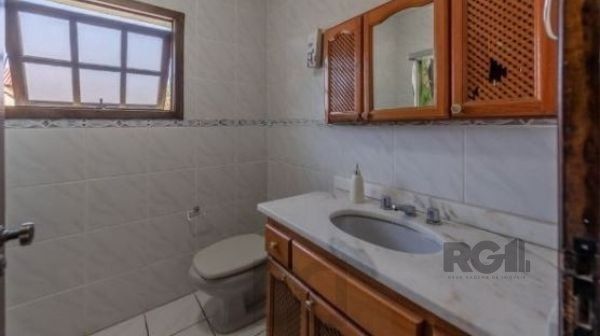 Casa em Porto Alegre, no bairro Aberta dos Morros, com 4 dormitório(s), e 4 banheiros, à venda. — foto 24