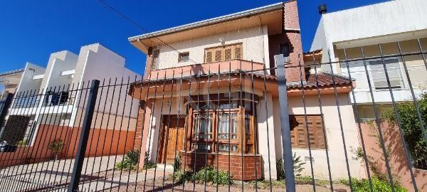 Casa para Venda - 239m², 5 dormitórios, sendo 1 suites, 4 vagas - Hípica — foto 1