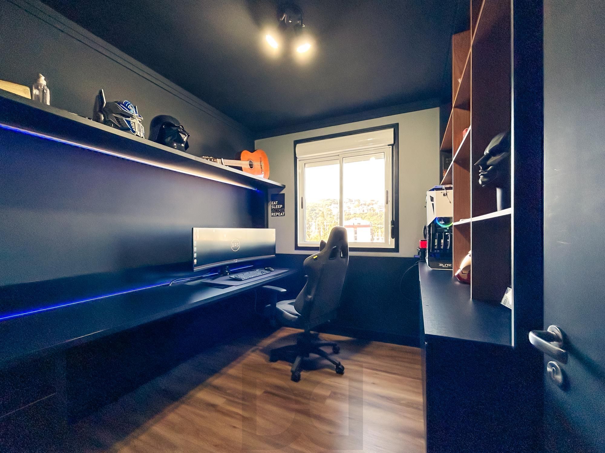 Apartamento mobiliado de 2 dormitórios com 1 suíte no bairro Cristal — foto 20