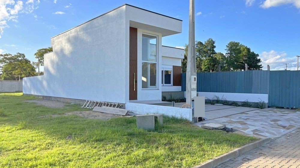 Esta casa de condomínio, localizada na Avenida Juca Batista — foto 3