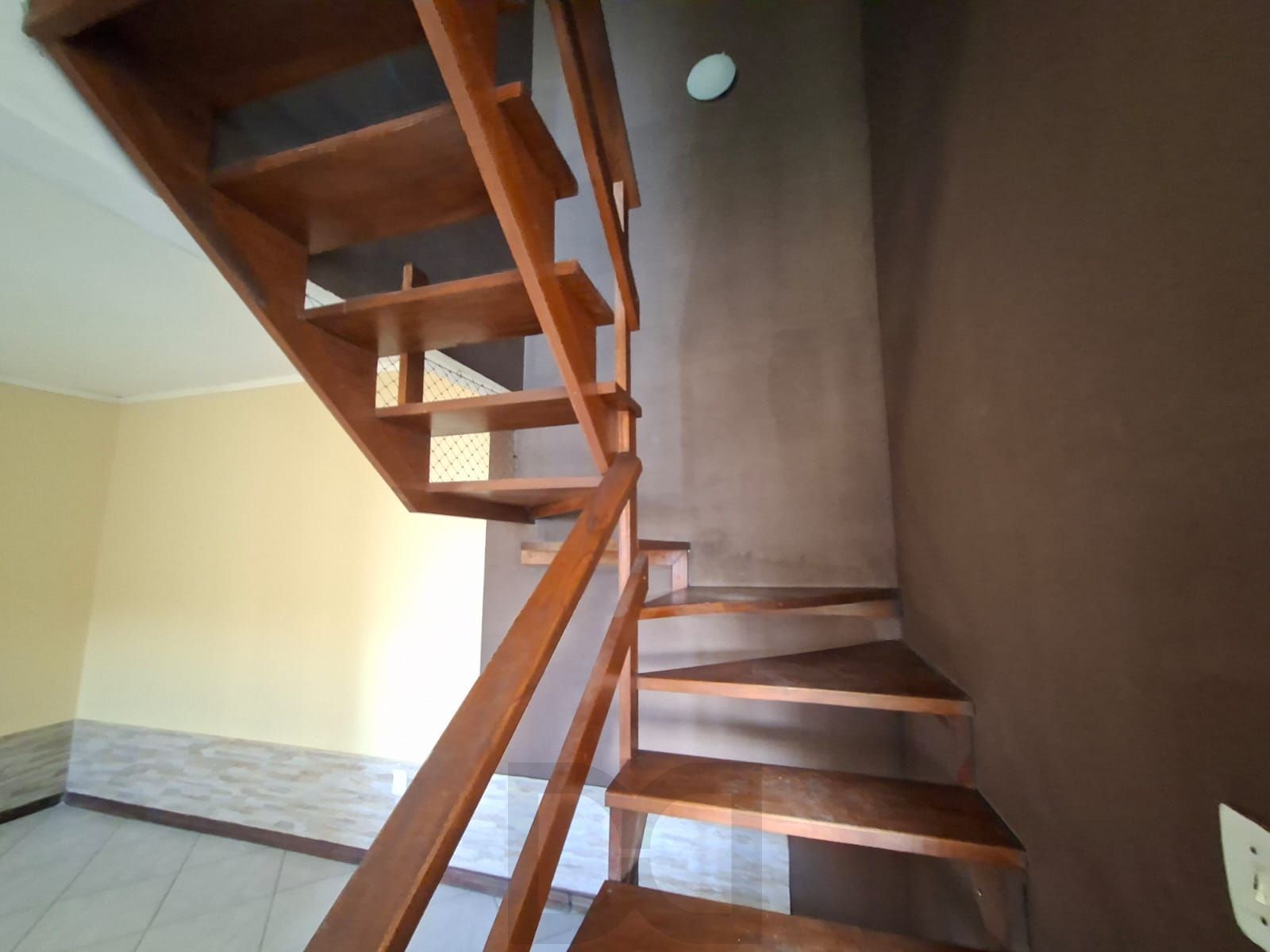 Hípica-Sobrado com 2 Dormitórios e Pátio nos Fundos- Venda!! — foto 12
