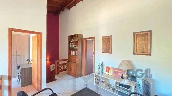 Casa em Porto Alegre, no bairro Hípica, com 3 dormitório(s), e 2 banheiros, à venda. — foto 37