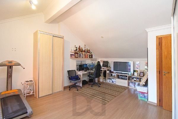 Casa Condominio em Porto Alegre, no bairro Cristal, com 4 dormitório(s), e 4 banheiros, à venda. — foto 34