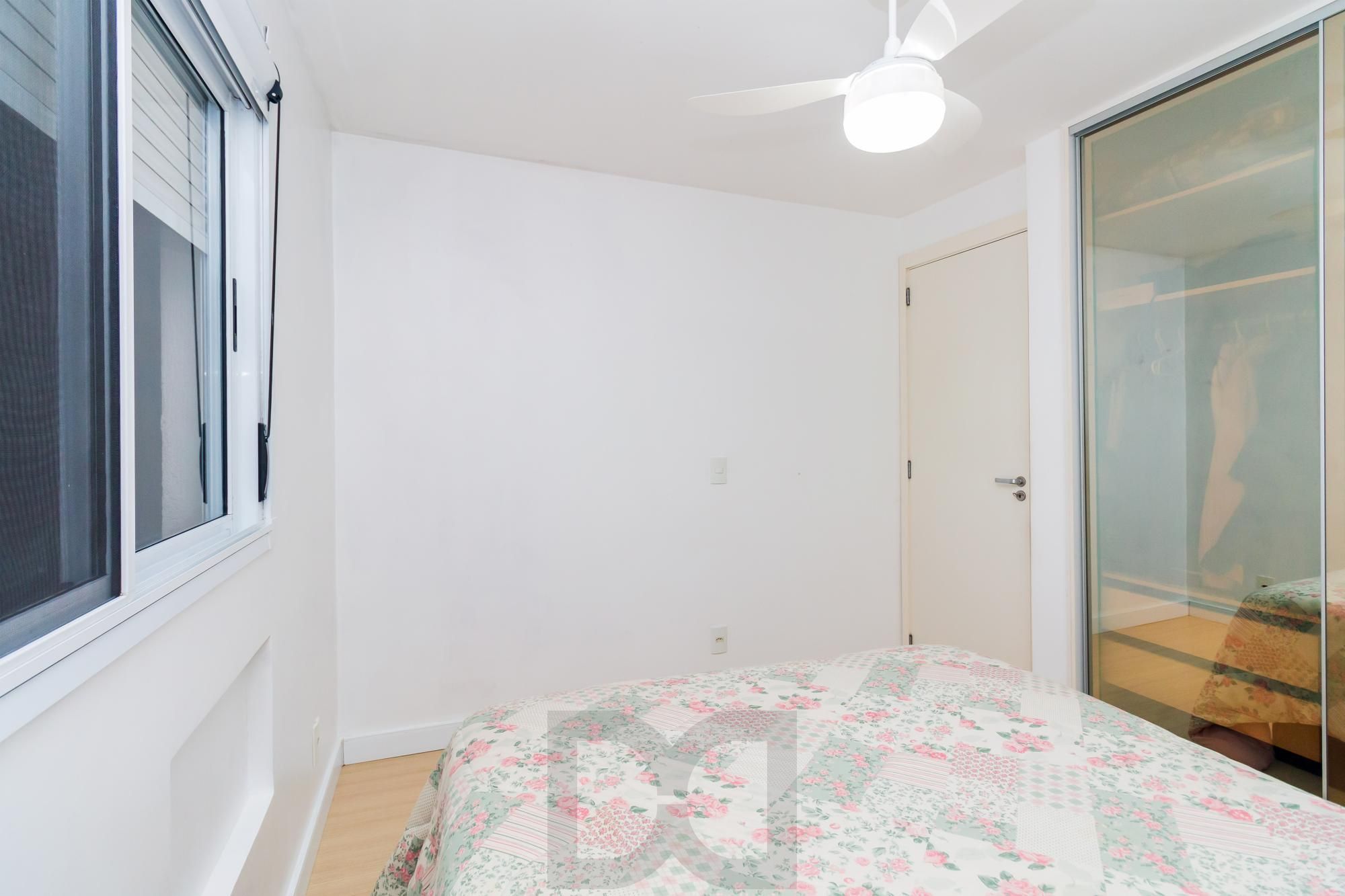 Excelente apartamento 2 dormitórios semi mobiliado — foto 16