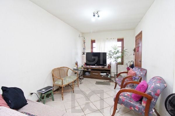 Casa em Porto Alegre, no bairro Hípica, com 2 dormitório(s), e 2 banheiros, à venda. — foto 6