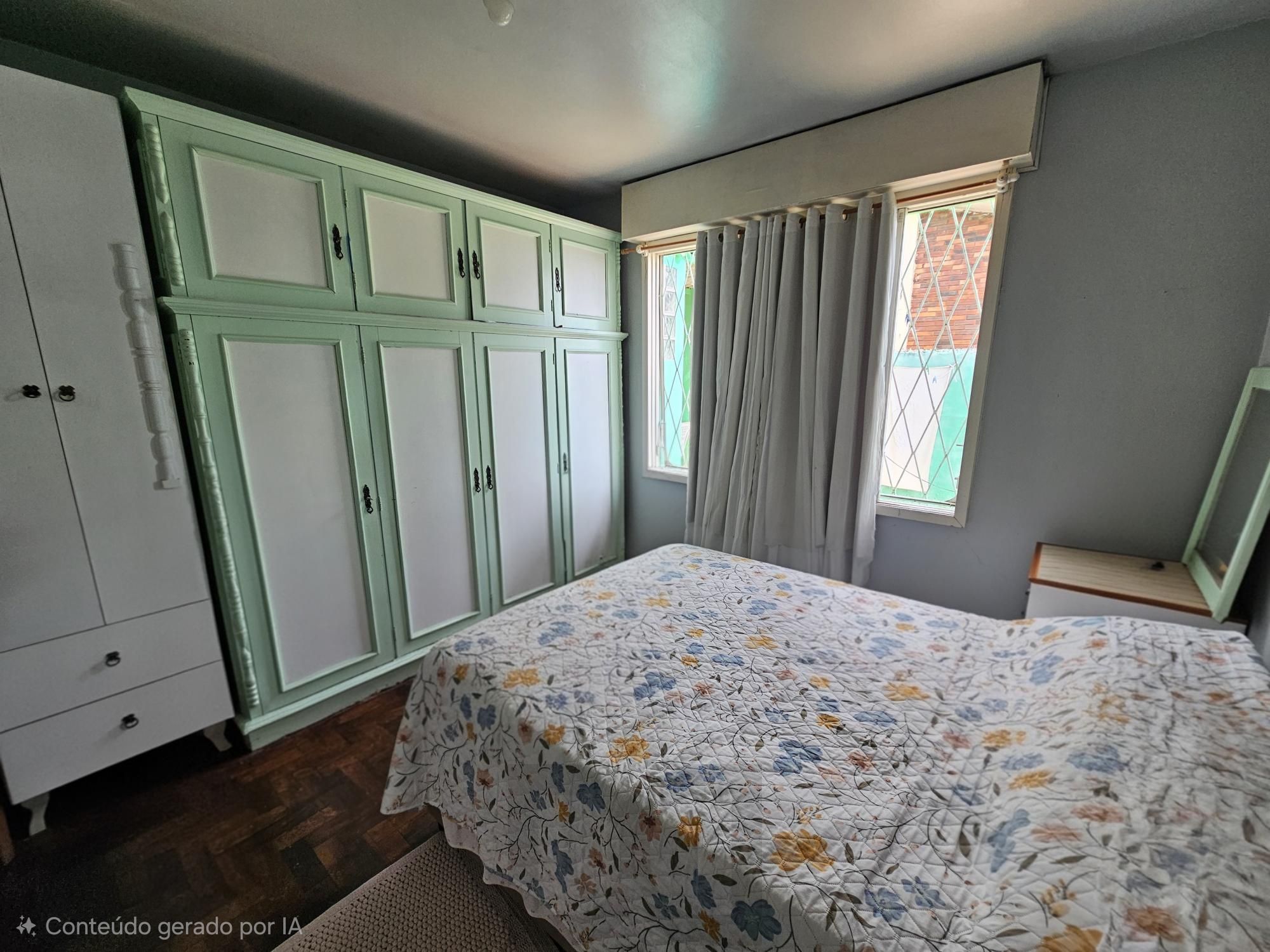 Casa 3 dormitórios e edícula com churrasqueira no bairro Medianeira ! — foto 7