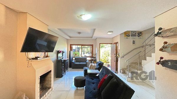 Casa em Porto Alegre, no bairro Hípica, com 3 dormitório(s), e 3 banheiros, à venda. — foto 6