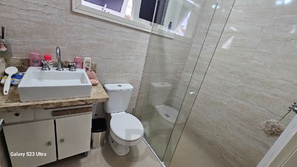 Casa em Porto Alegre, no bairro Hípica, com 3 dormitório(s), e 3 banheiros, à venda. — foto 15