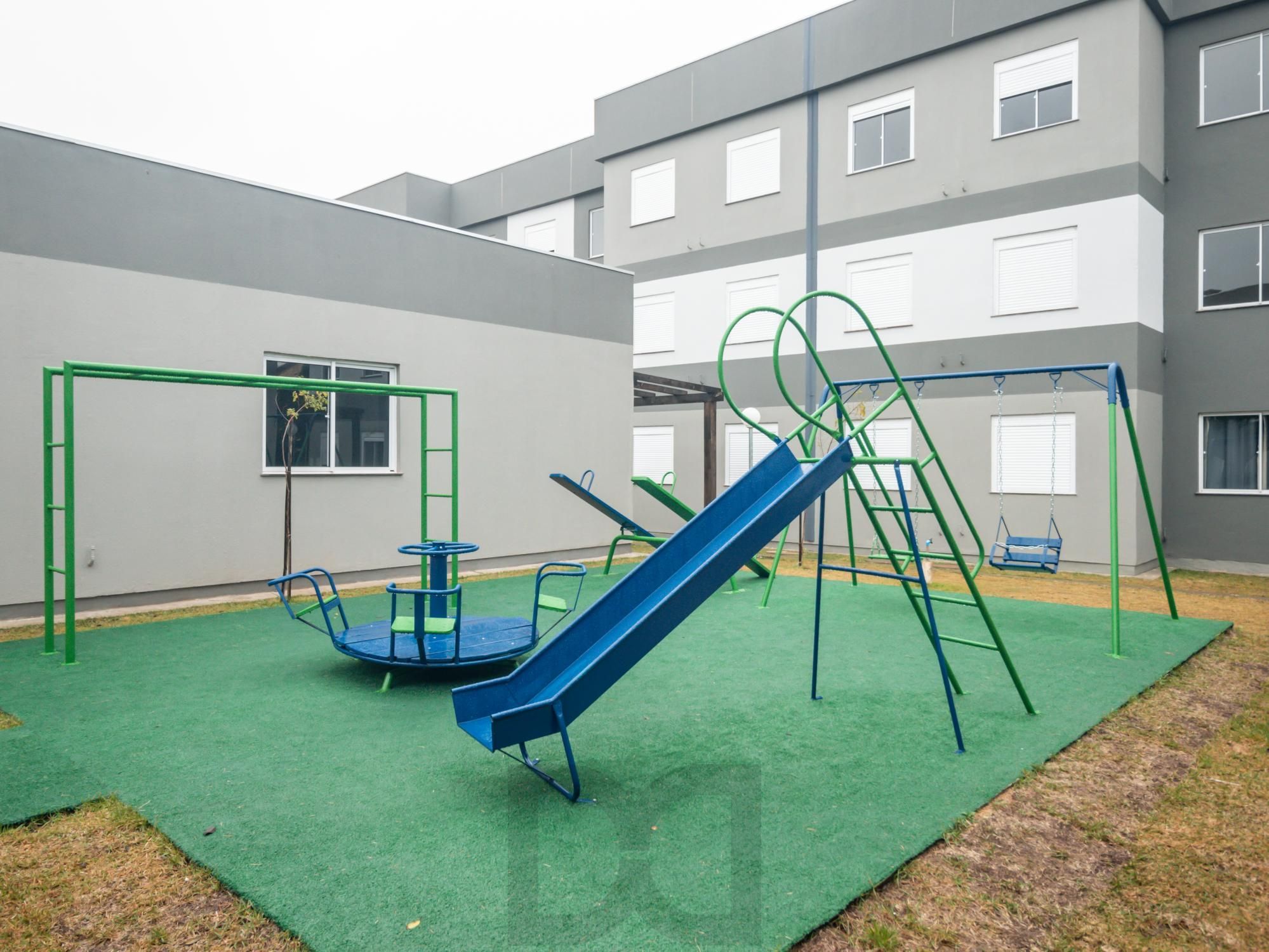 Ótimo apartamento Garden de 2 dormitórios no Bairro Guarujá — foto 31